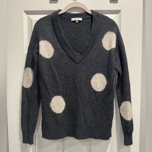 Madewell women’s Dotted Bartlett v-neck pullover sweater in coziest yarn.
